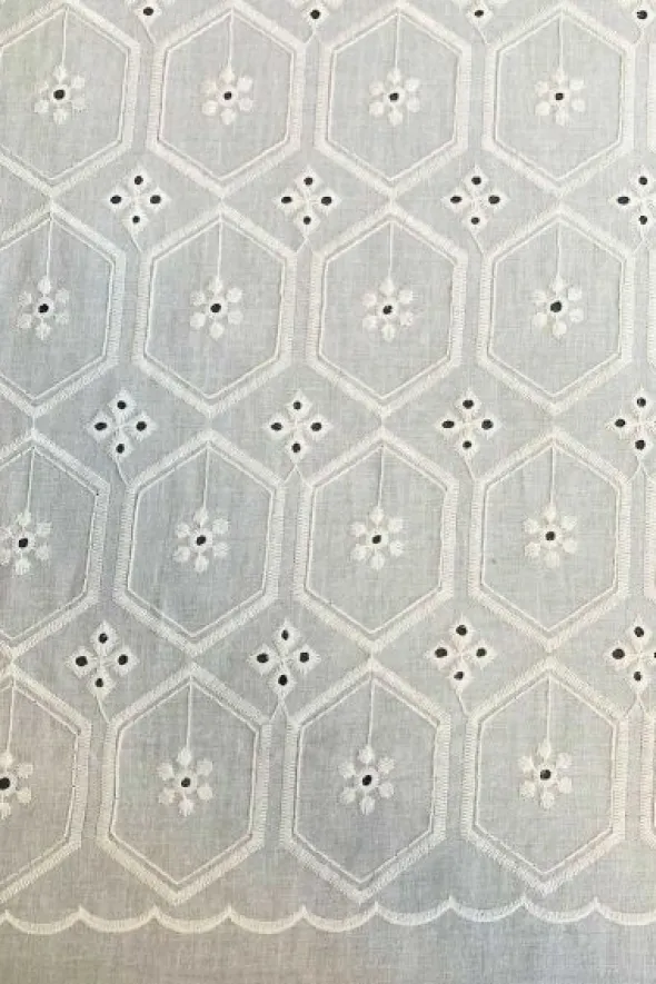 Broderie Katoen - Flowers in Diamond - Off White