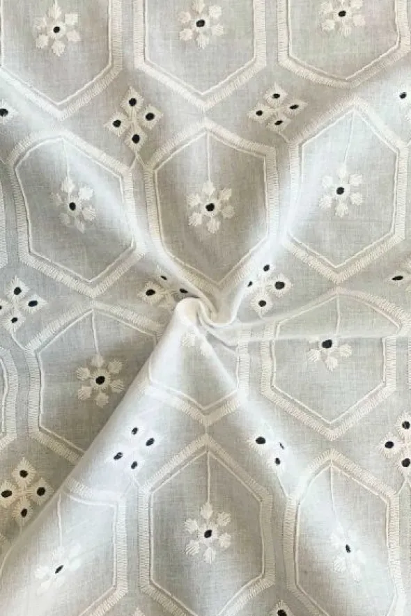Broderie Katoen - Flowers in Diamond - Off White