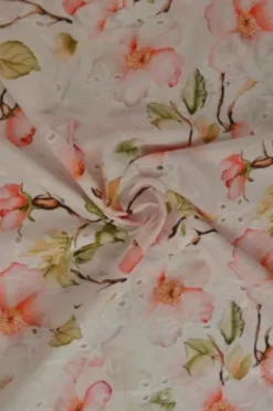 Broderie Katoen Print - Soft Coral Blossom on White