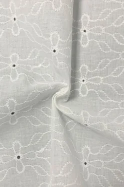 Broderie Katoen - Stitched Flowers White