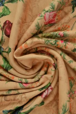 Jogging - Red and Pink Tulips on Beige