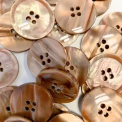Knoop Parelmoer 28mm - Burnt Honey
