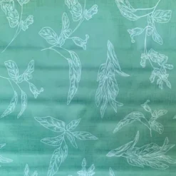 Tafelzeil - White Flower on Sage Green
